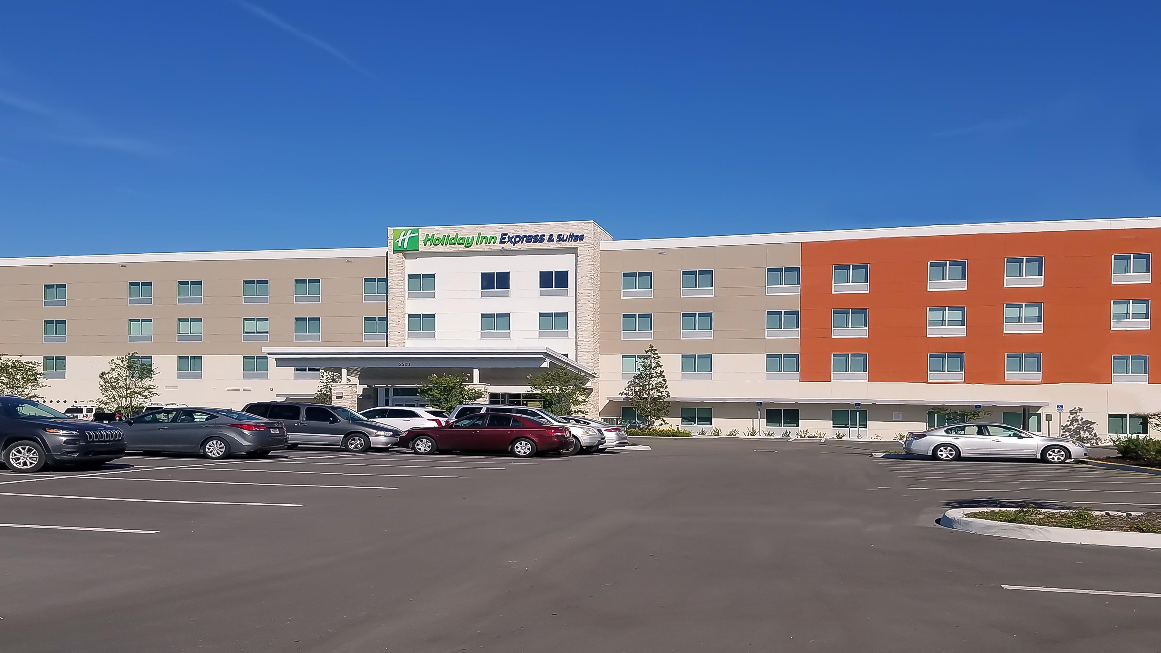 Holiday Inn Express & Suites - Tampa East - Ybor City By Ihg Exterior foto